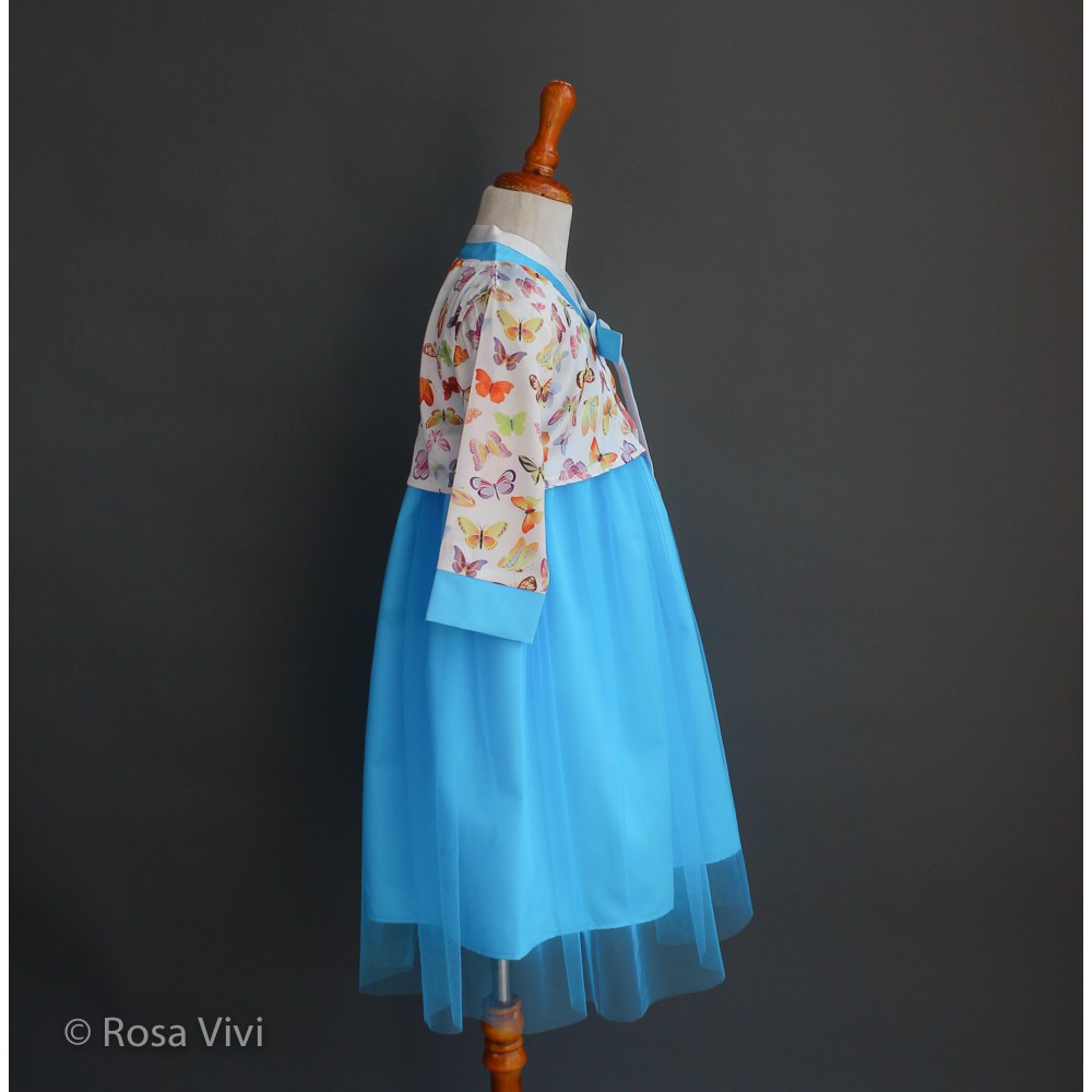 Đầm Hanbok thiết kế kèm áo khoác cho bé gái