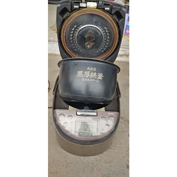 Nồi Cơm Nội Nội Địa Nhật Bãi Áp Suất IH 1 Bi Như Hình Nặng 5kg Các Hãng Sanyo Hitachi Misubishi 1 Lít