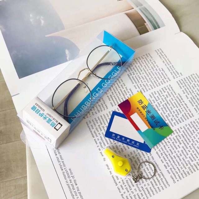 Kính chống cận chống nắng chống bụi