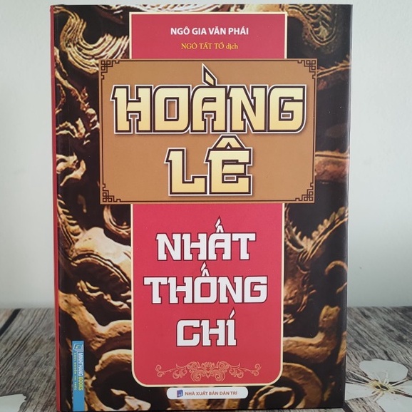 Sách - Hoàng Lê Nhất Thống Chí