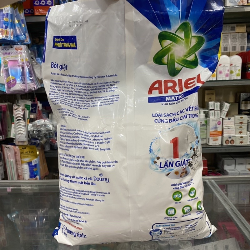 Bột giặt Ariel khử mùi ẩm mốc 5kg