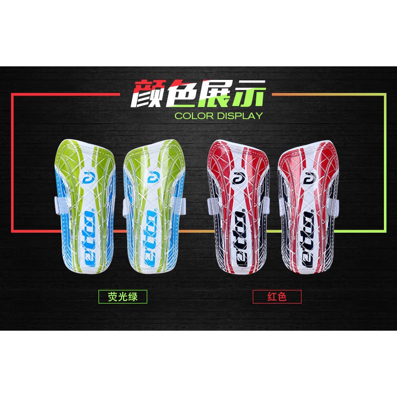 Ốp chân bóng đá có quai dán