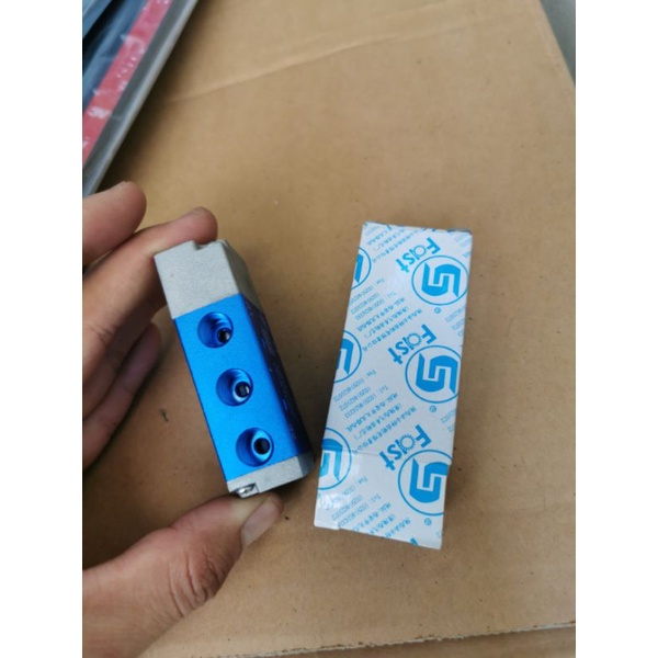 Van chia hơi để chế tay số phụ hơi, bao diêm hộp số, van chia hơi hộp số xe tải.