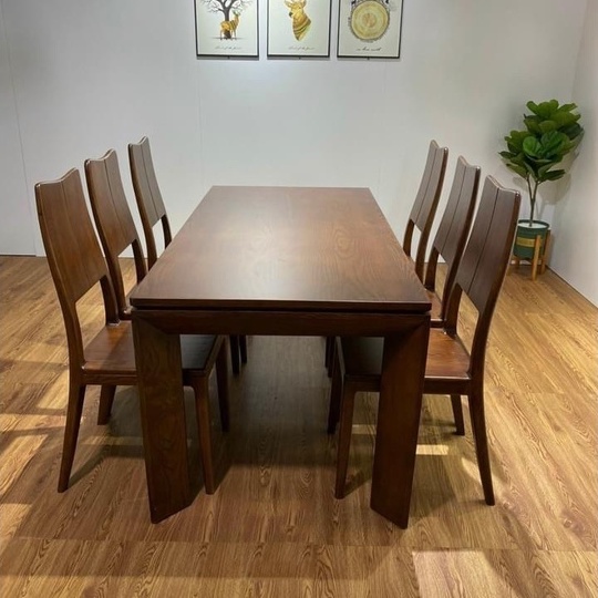 Bàn ăn mặt gỗ chân vát