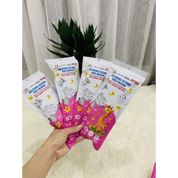 Khẩu trang trẻ em 4 lớp KF94 sản xuất theo công nghệ Hàn Quốc giúp bé kháng khuẩn , chống bụi , an toàn cho bé