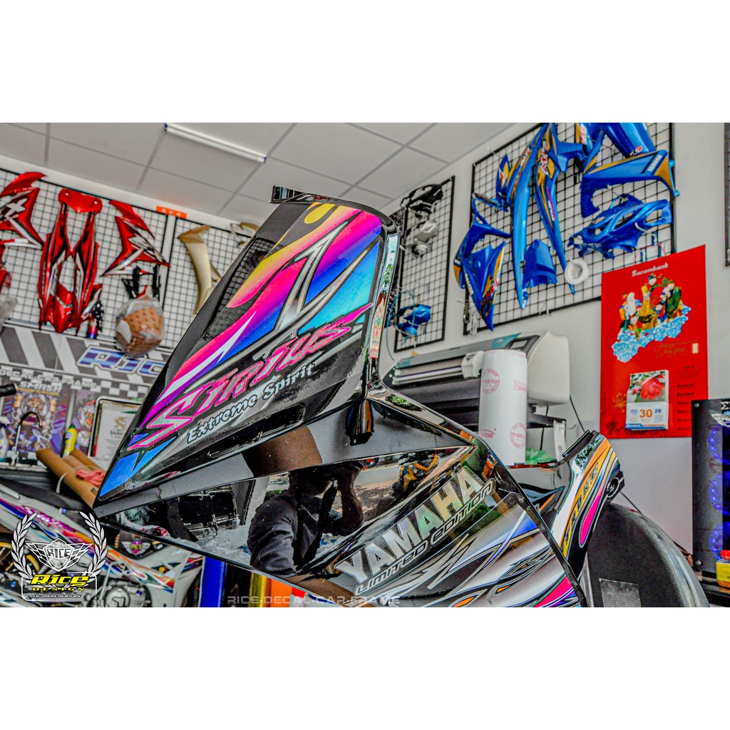 Tem Sirius cho màu sơn đen Mẫu Full Đen lửa Titan.