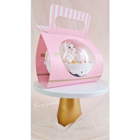 Hộp bánh hình quả cầu trong suốt đk 12cm có quai xách đi kèm