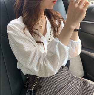 Sơmi trắng cổ V