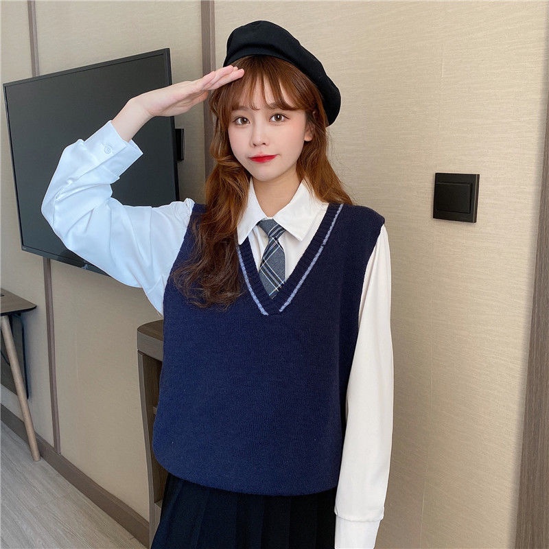 Áo khoác không tay phối họa tiết caro sành điệu