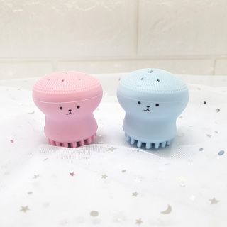 Cọ rửa mặt và massage bạch tuộc
