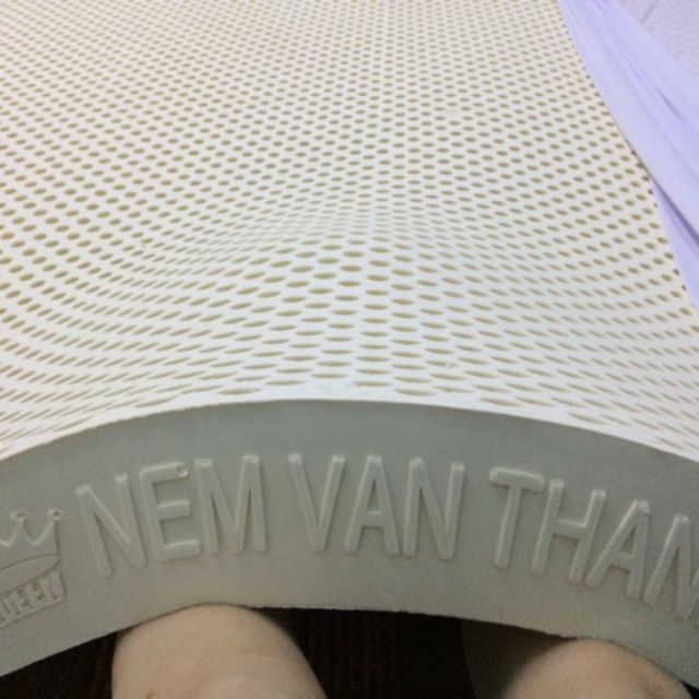 Nệm cao su thiên nhiên Vạn Thành m8*2m10cm tặng 2 gối cao su