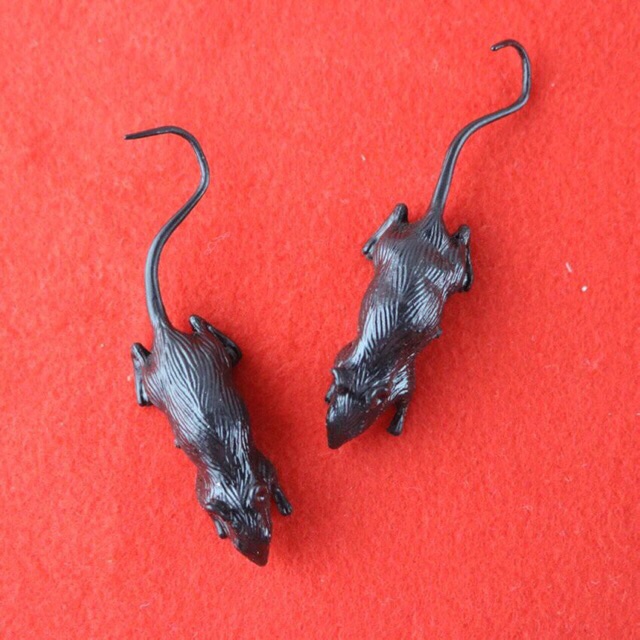 20 con chuột giả mềm 2 màu (bạch và đen)
