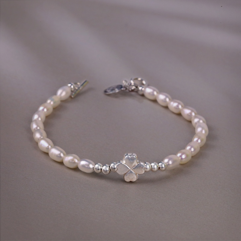 Vòng tay ngọc trai nuôi , hạt ngọc nhí 5mm mix charm cỏ 4 lá may mắn bạc s925 LT2776 - Bảo Ngọc Jewelry