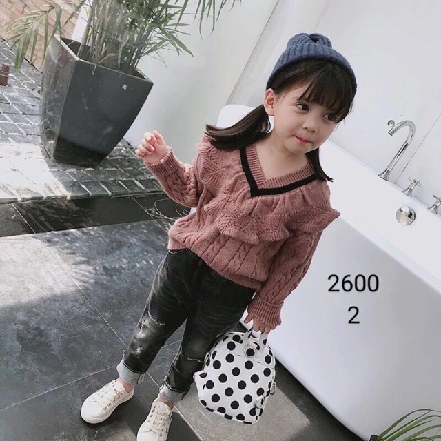 Áo len bèo ngực cổ tim