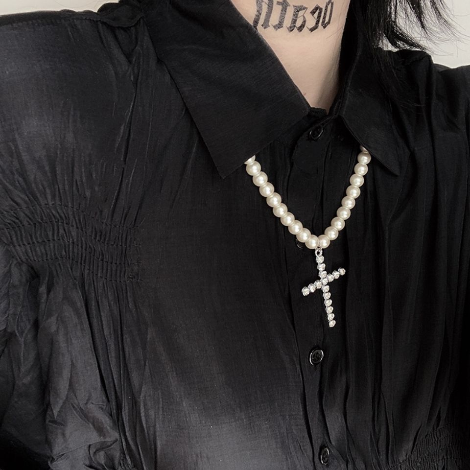 Vòng cổ choker chuỗi hạt ngọc trai phối mặt hình chữ thập đính đá phong cách Hàn Quốc cho nam và nữ