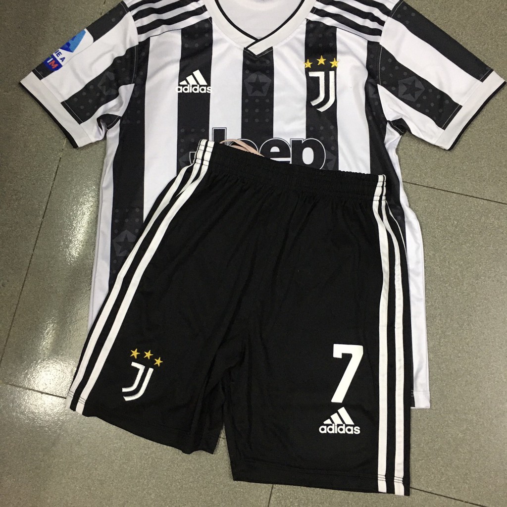 Bộ áo đấu ngôi sao Ronaldo Juventus sân nhà 2022
