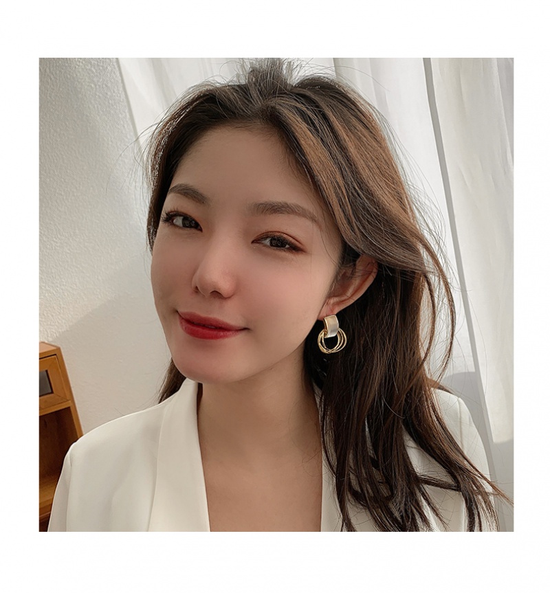 Bông tai tròn mạ bạc phong cách Hàn Quốc