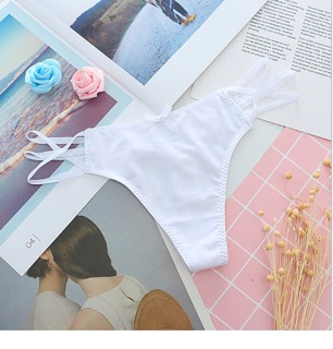 Quần lót lọt khe
