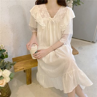 Váy mặc nhà phối ren cổ V tiểu thư quảng châu