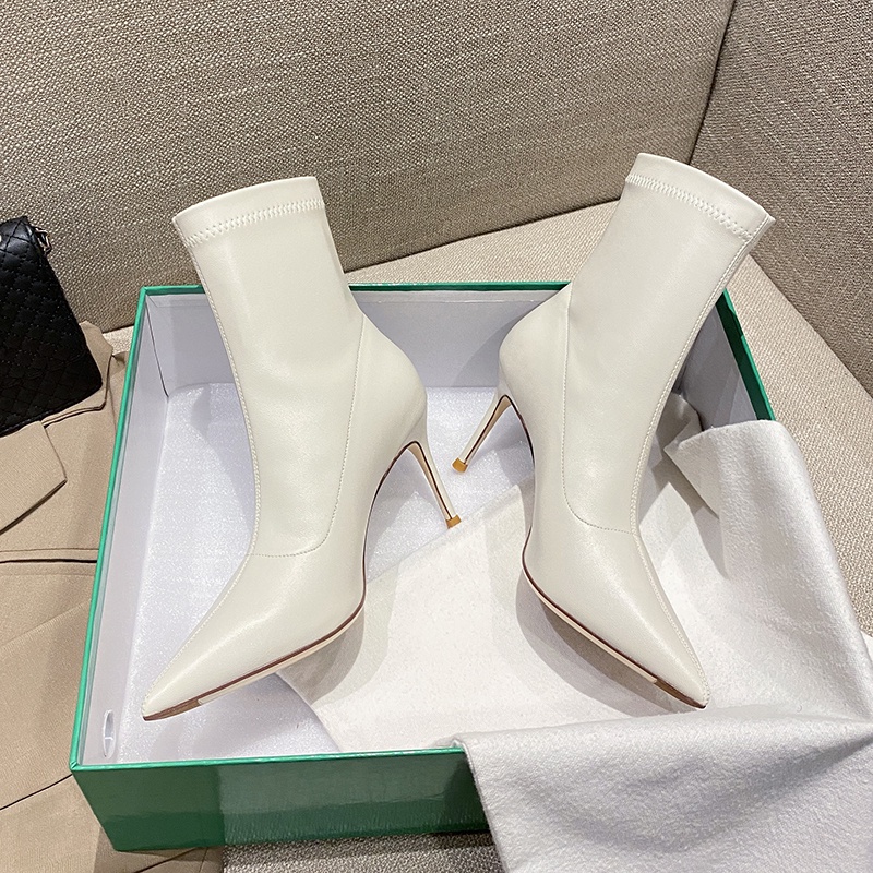 Giày boots cổ ngắn gót nhọn mũi nhọn màu trắng của phụ nữ 2022 mùa thu và mùa đông 7cm da lì sang trọng