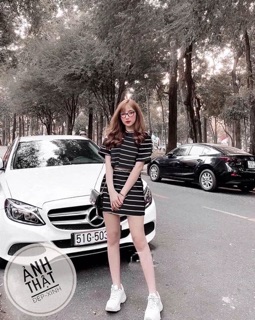 Set áo thun croptop chân váy kẻ