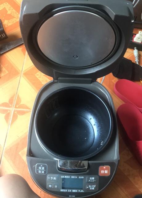 Nồi cơm điện của Nhật Sharp KS-Z101 (1L -đời 2012) | BigBuy360 - bigbuy360.vn