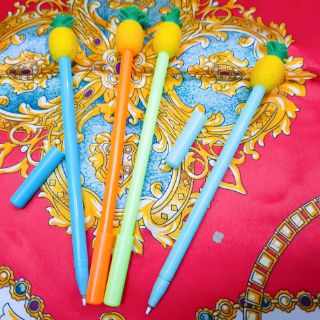 Bút nước quả dứa