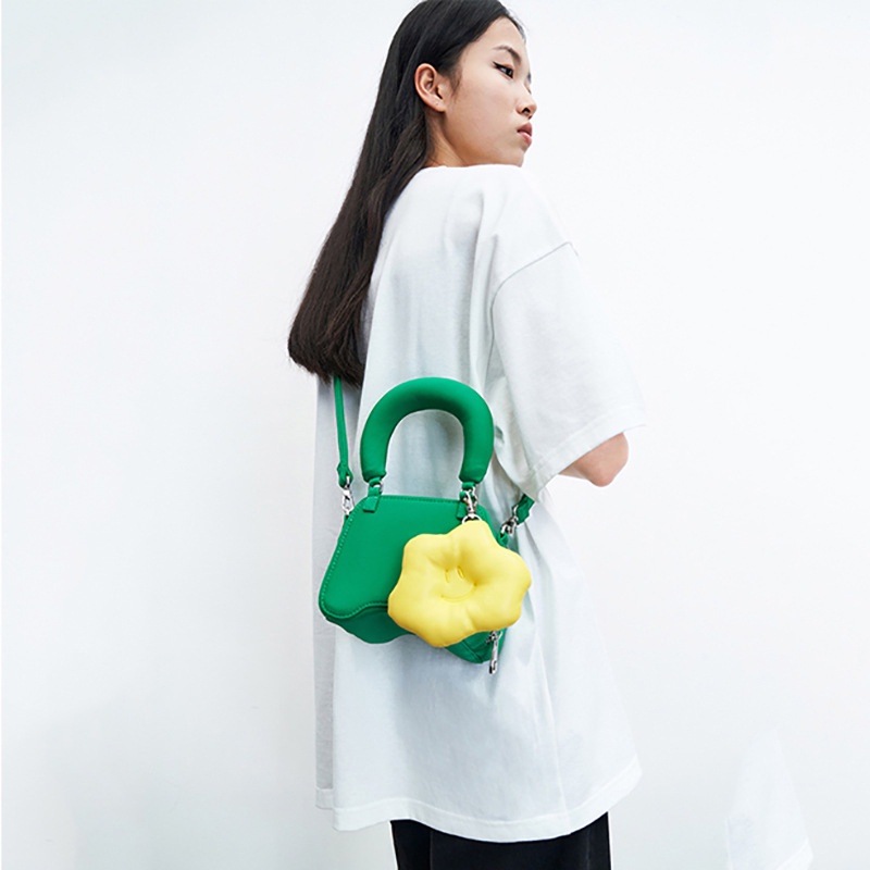 Túi đeo vai IELGY màu xanh lá hình vuông size nhỏ trang trí phụ kiện mặt cười thời trang cho nữ
