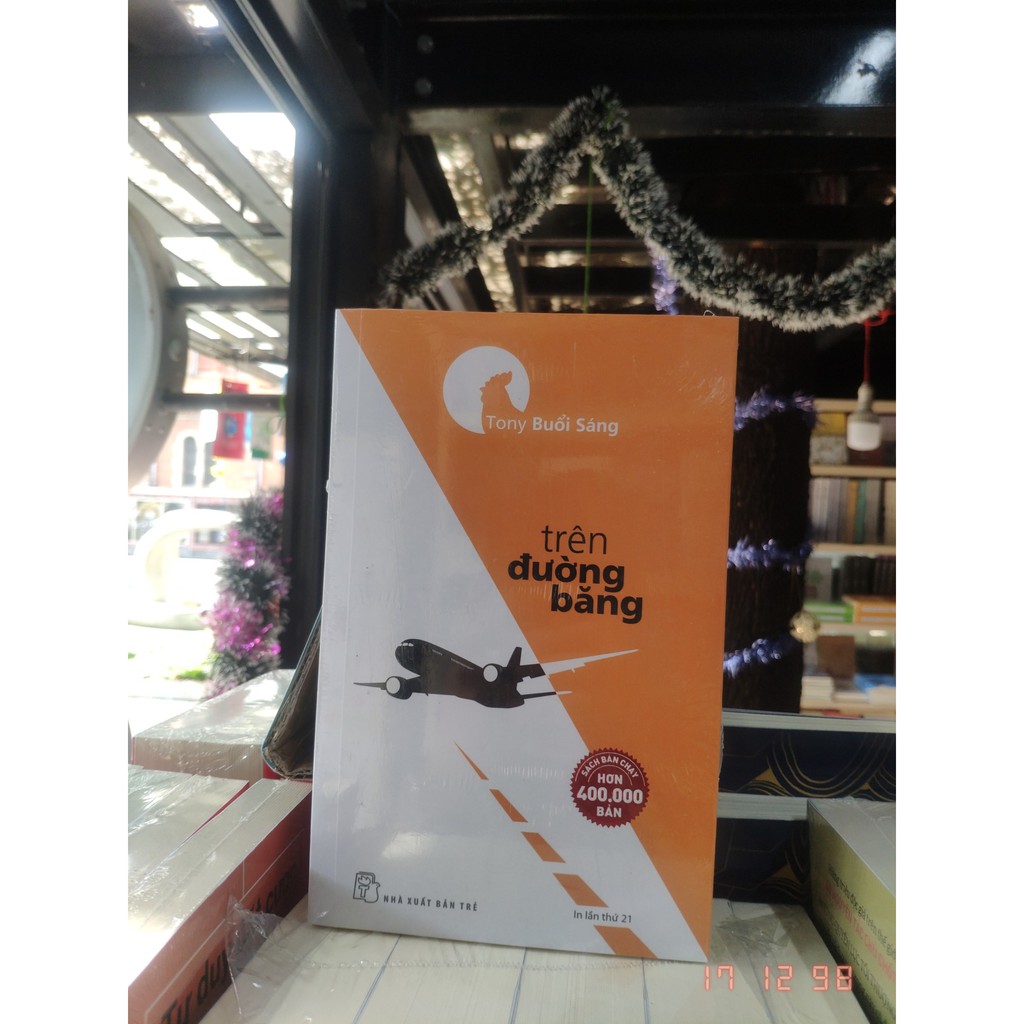 [Mã LIFEMALL995 giảm 10% đơn 99K] Sách-Trên Đường Băng