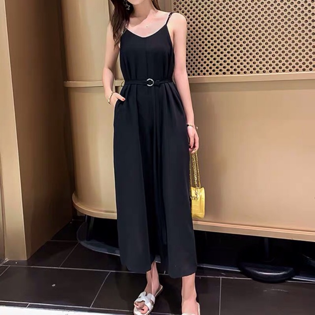 Đầm dây đen chéo lưng k kèm belt 110k