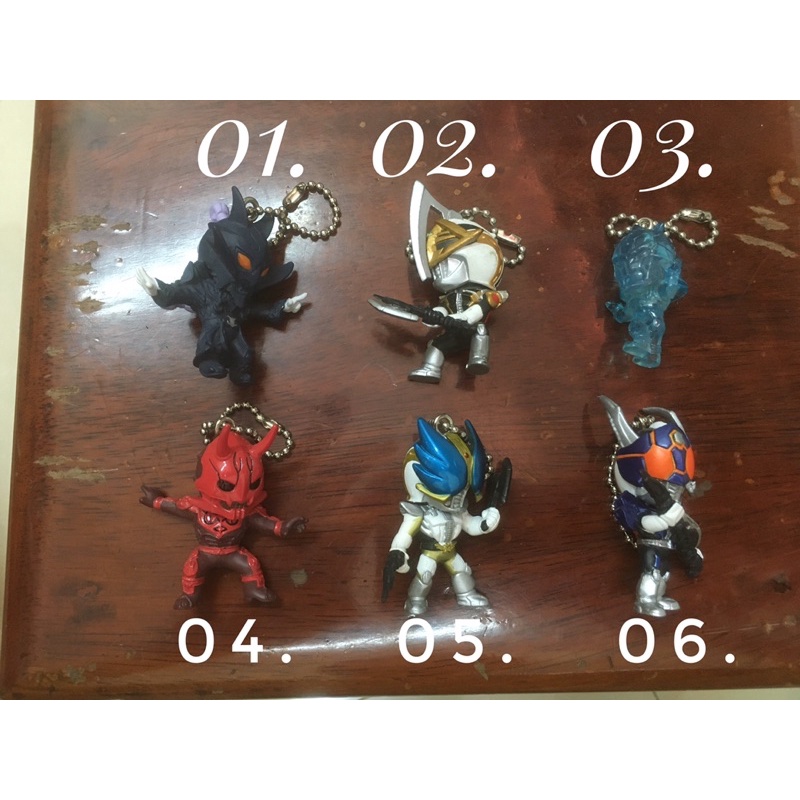 Móc khoá mô hình siêu nhân tàu giời gian kamen rider den-o