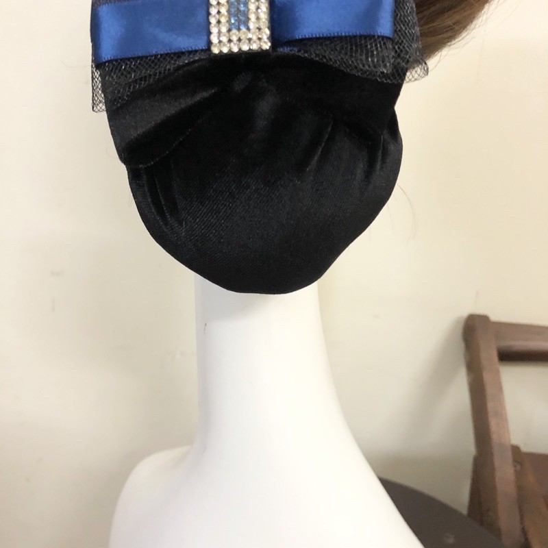 Lưới búi tóc bằng vải nhung tuyết màu đen ROSES