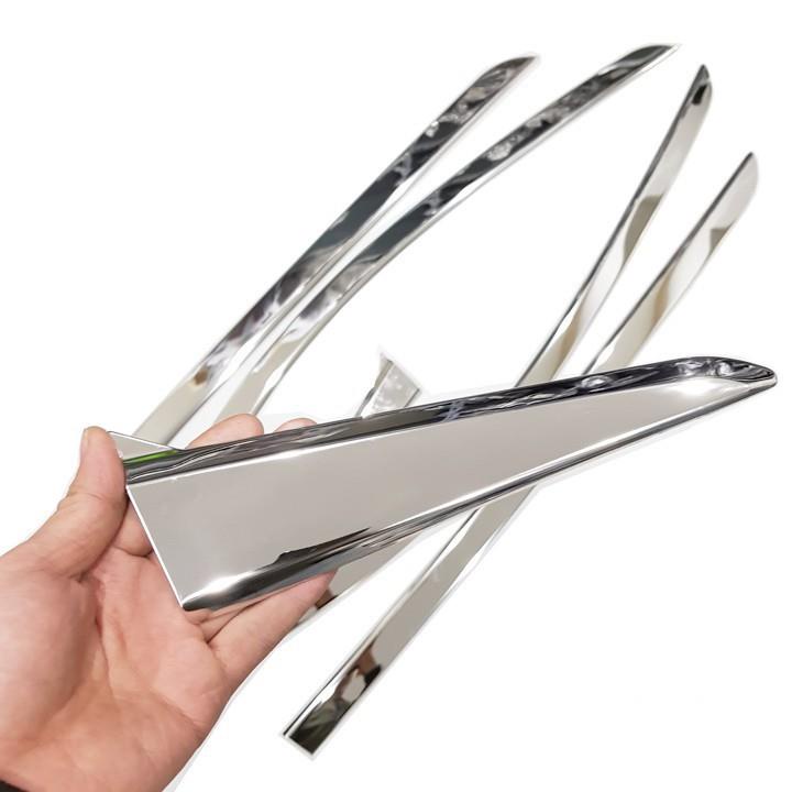 Nẹp Chân Kính Inox Xe Toyota Corolla Cross 2020