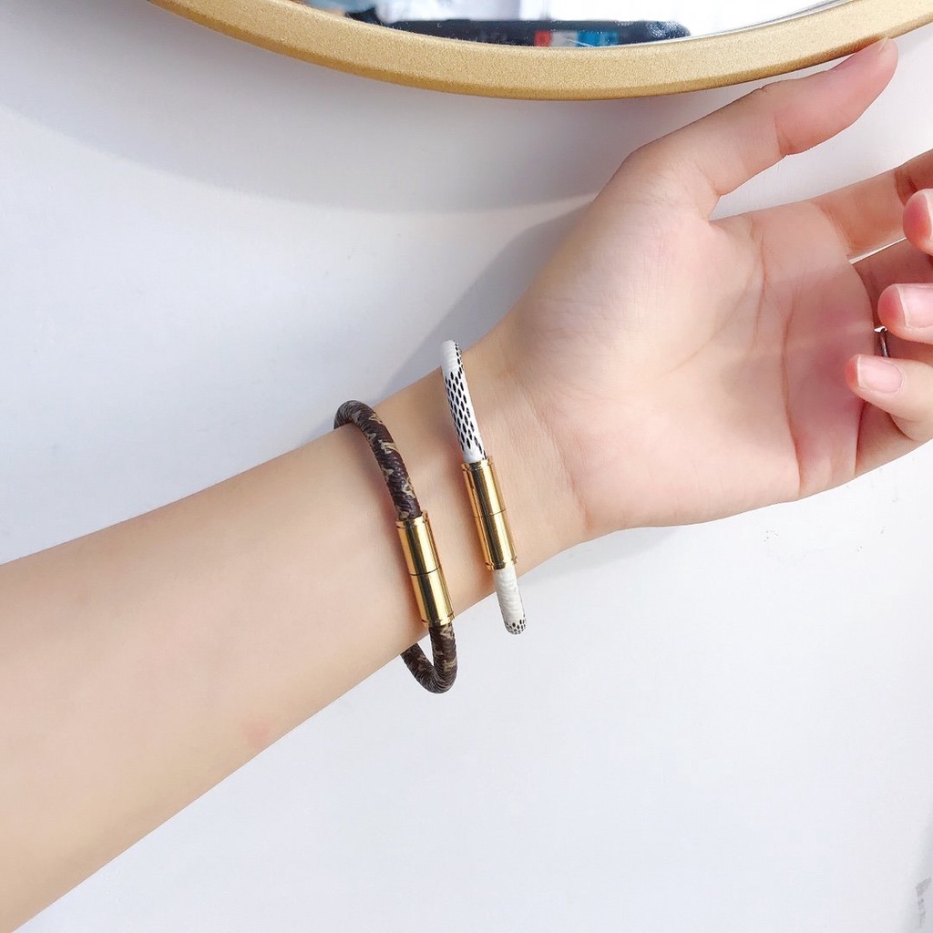 Vòng Tay Louis Vuitton Thép Titan Thiết Kế Đơn Giản Sang Trọng Cho Nữ