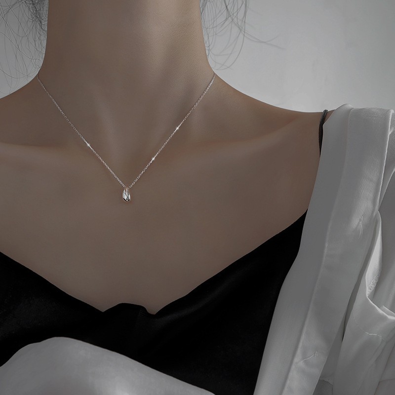 Dây Chuyền Có Mặt Phụ Kiện Hình Giọt Nước Đính Đá B100