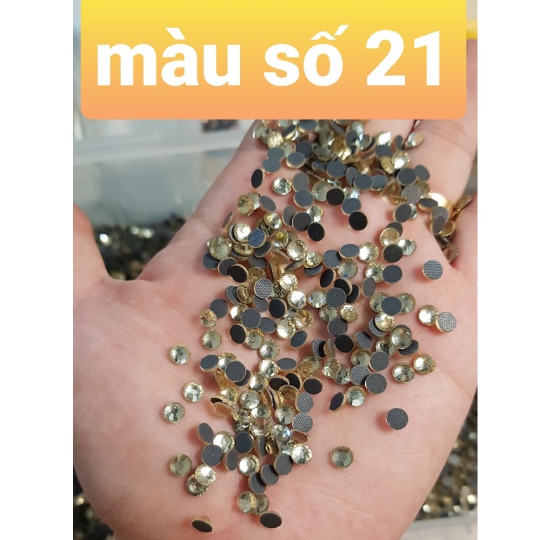 Khay Đá Chân Keo Lưới YHB Mix Size Mix Màu 1440 viên