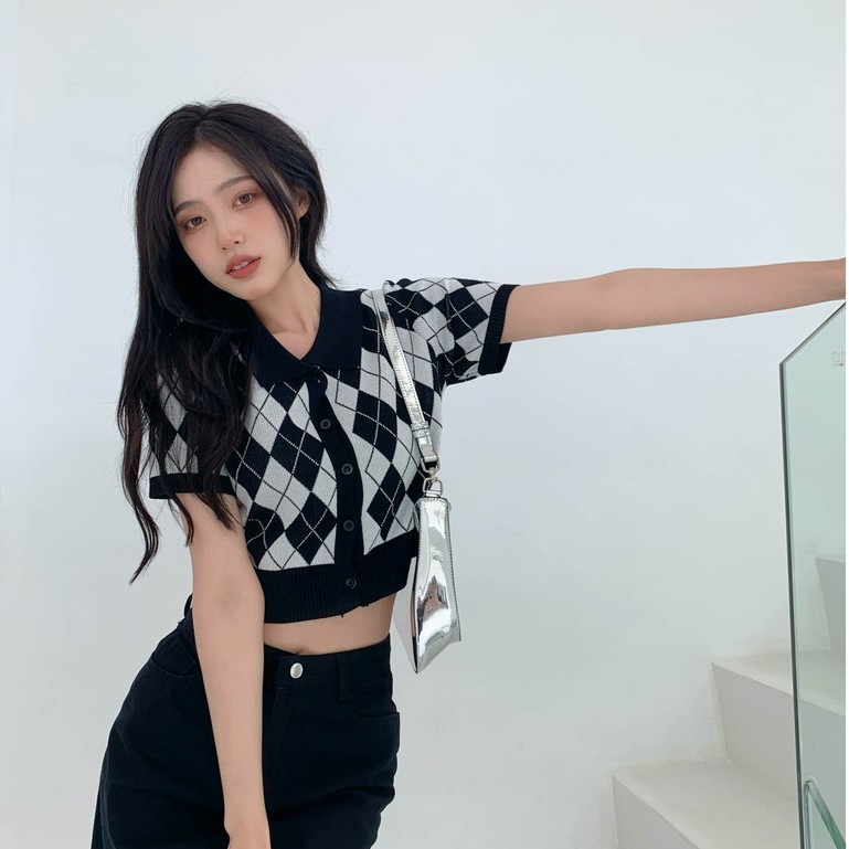 QADCOL Áo sweater nữ dệt kim cổ polo tay ngắn họa tiết sọc caro trẻ trung