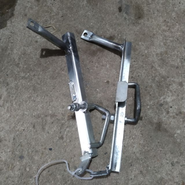 Bộ tay đỡ ở giá đèo hàng