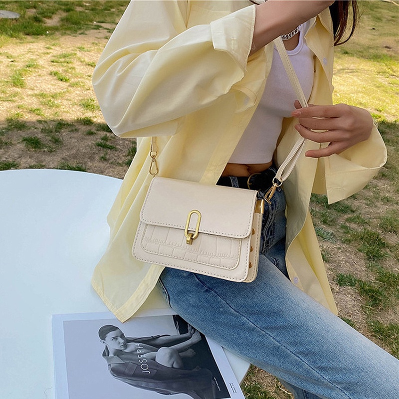 Túi đeo chéo IELGY màu trơn đơn giản thời trang dành cho nữ