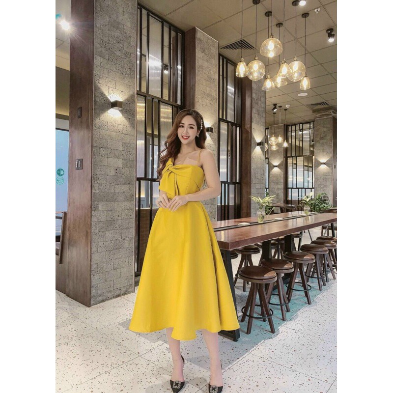 ĐẦM XOÈ NƠ CHÉO NGỰC  ( ảnh và video thật 1000% )