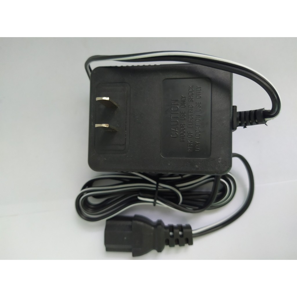 Sạc 3 chân bình ác quy xe máy 12V Bình bơm phun tưới cây có đèn báo sạc đầy bình - Gia dụng Hoàng Điệp