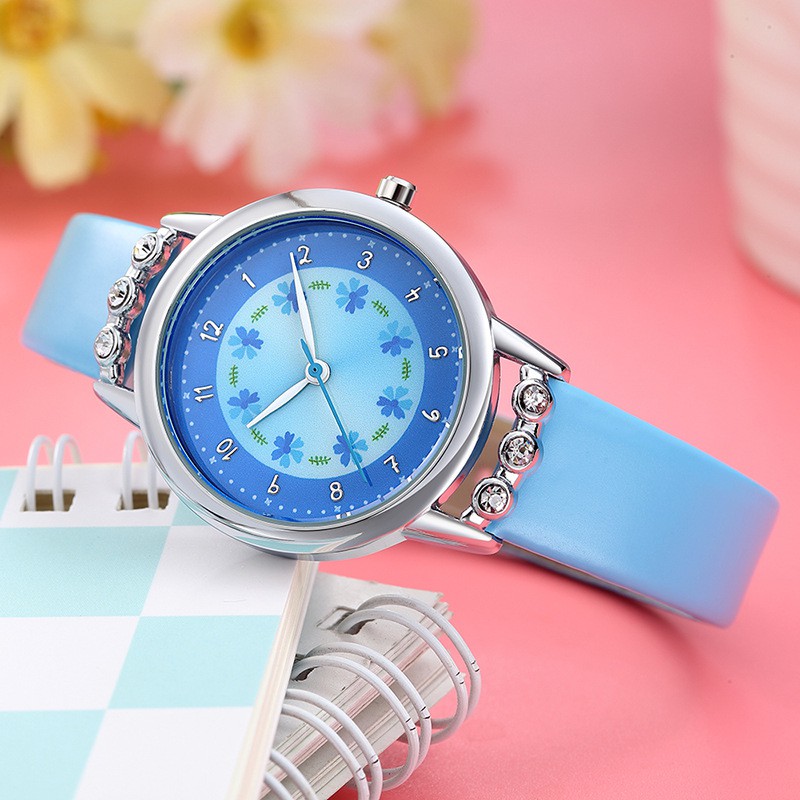 Đồng hồ trẻ em W13-X màu xanh giá tốt