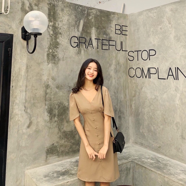 ĐẦM CỔ V NÚT BỌC CHIẾT EO ĐI LÀM ĐI DẠO