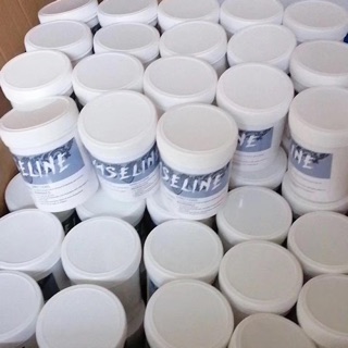 Kem bôi khi xăm vaseline