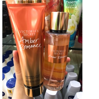 ❤️❤️❤️ Dưỡng thể Body VICTORYA - 236ml & Xịt thơm toàn thân VICTORYA SECRET AMBER ROMANCE - 250ml - Hàng Mỹ