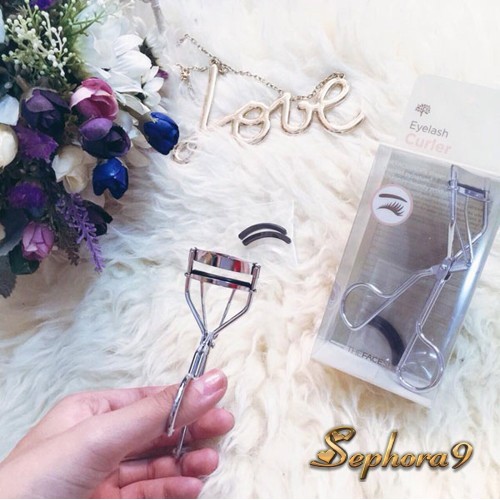 Kẹp bấm mi siêu cong TFS Eyelash Curler The Face Shop kèm 2 lõi thay am toàn không rụng mi