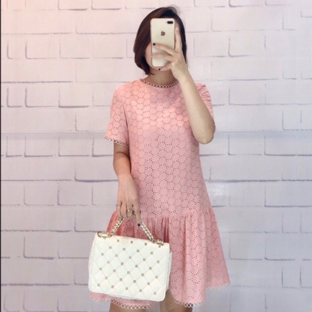 SALE Đầm thô đục lỗ