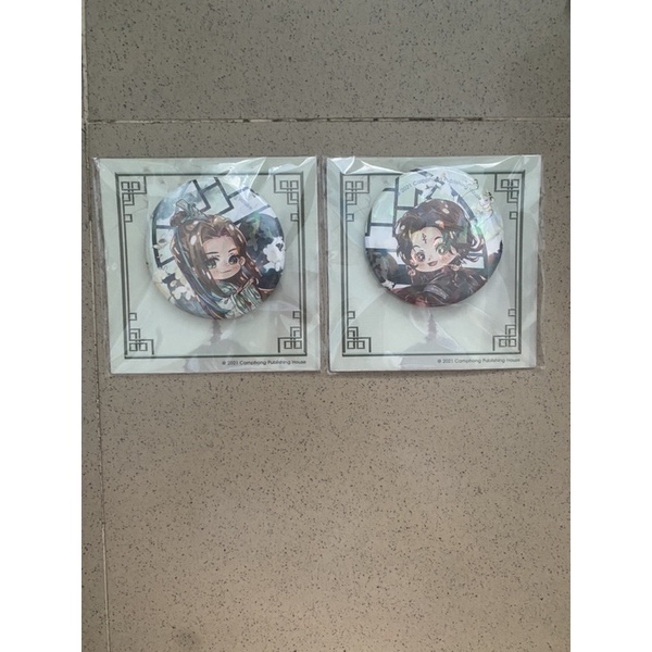 Cặp huy hiệu chibi showroom