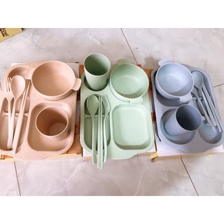Bộ bát ăn dặm 6 chi tiết.