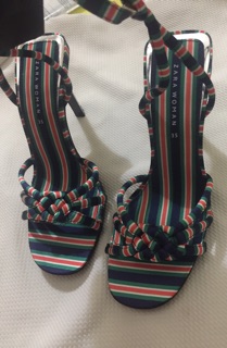Zara authentic có sẵn sz 35